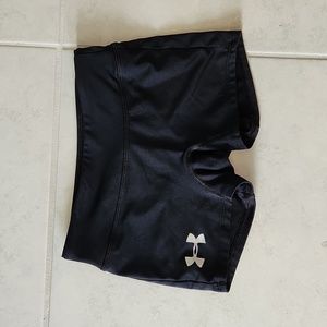 Under Armour black shorts